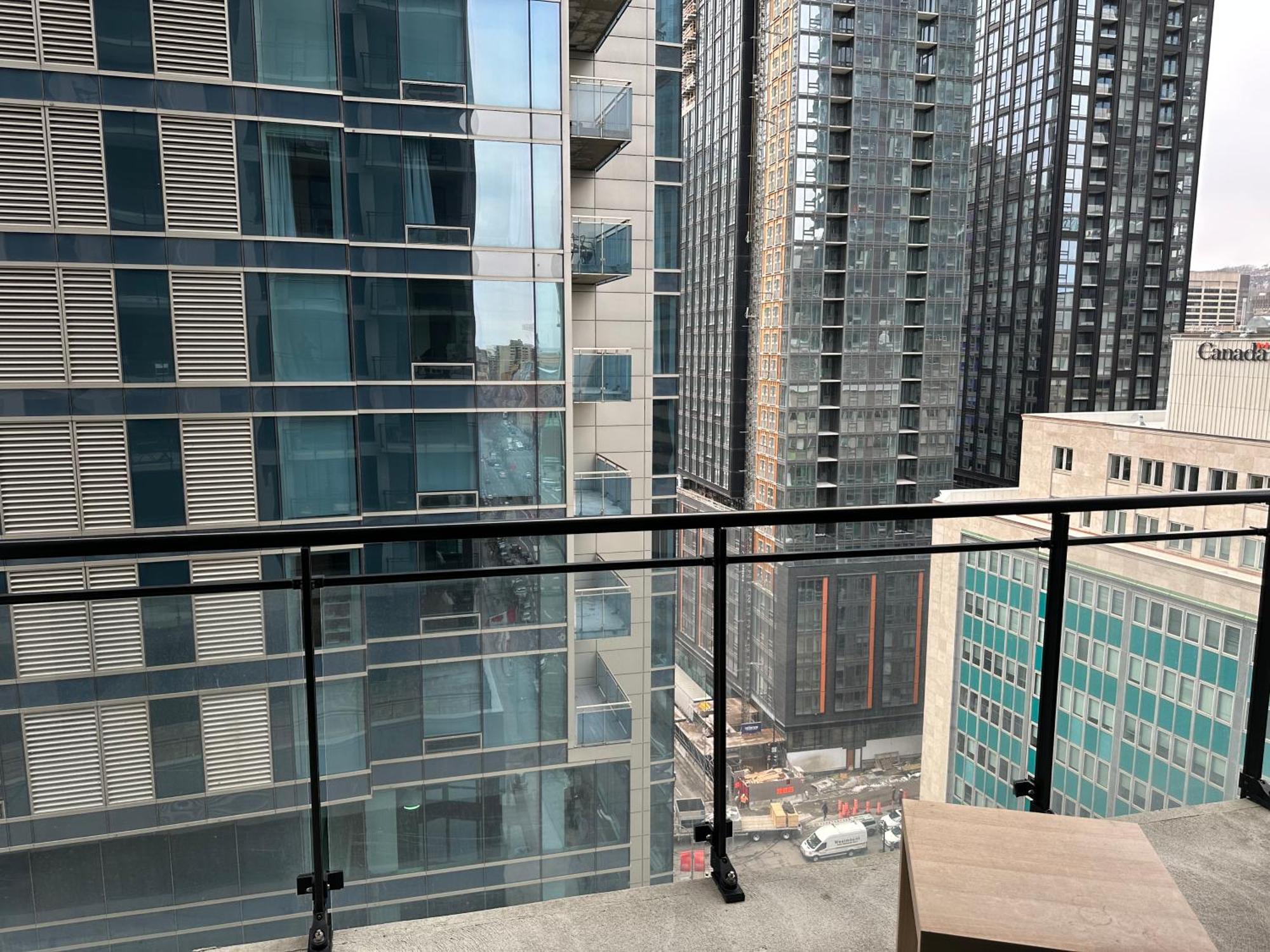 Apartment Charming Two Bedroom Downtown